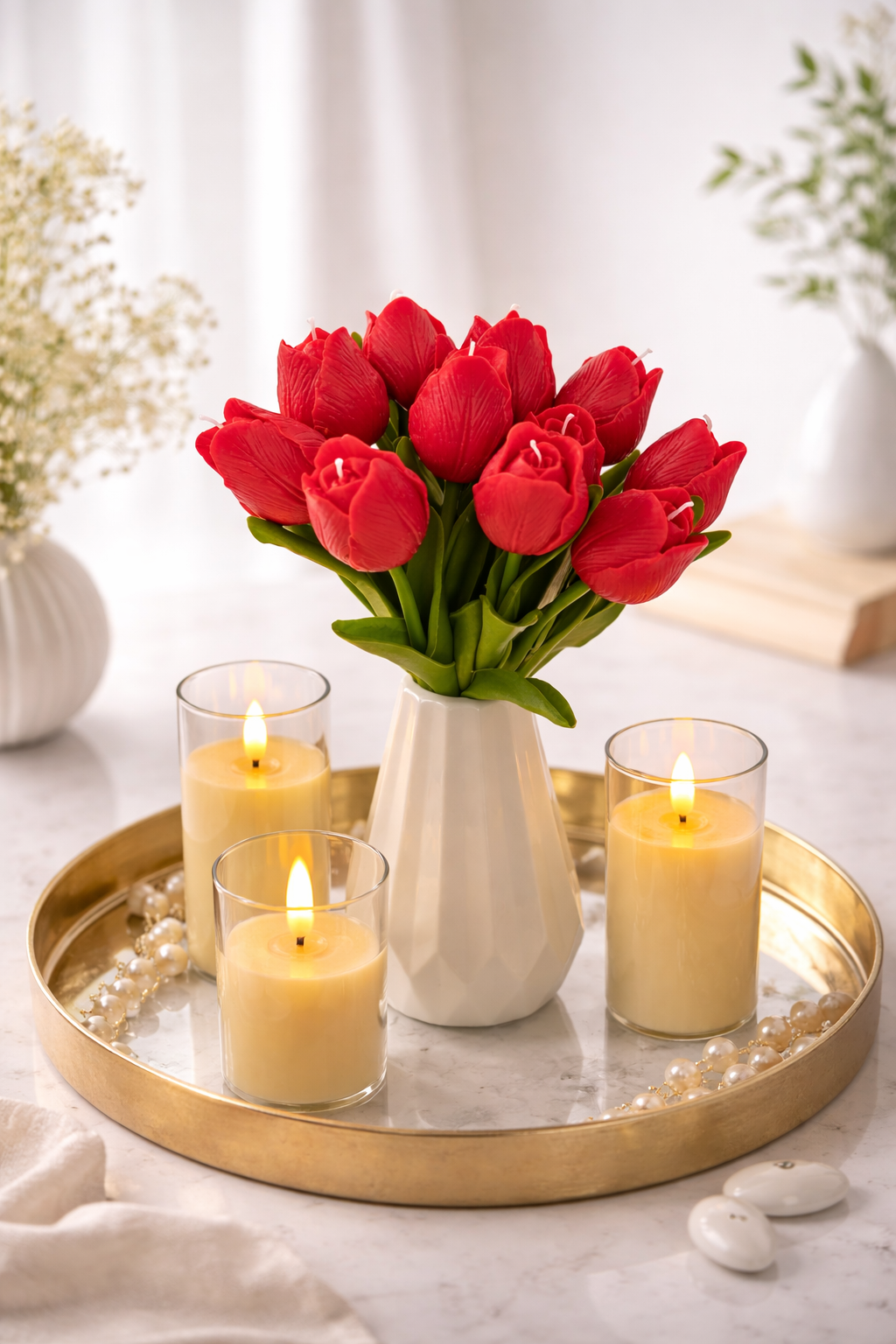 Single tulip candle